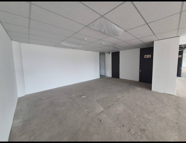 1,195M² OFFICE TO LET IN WOODMEAD